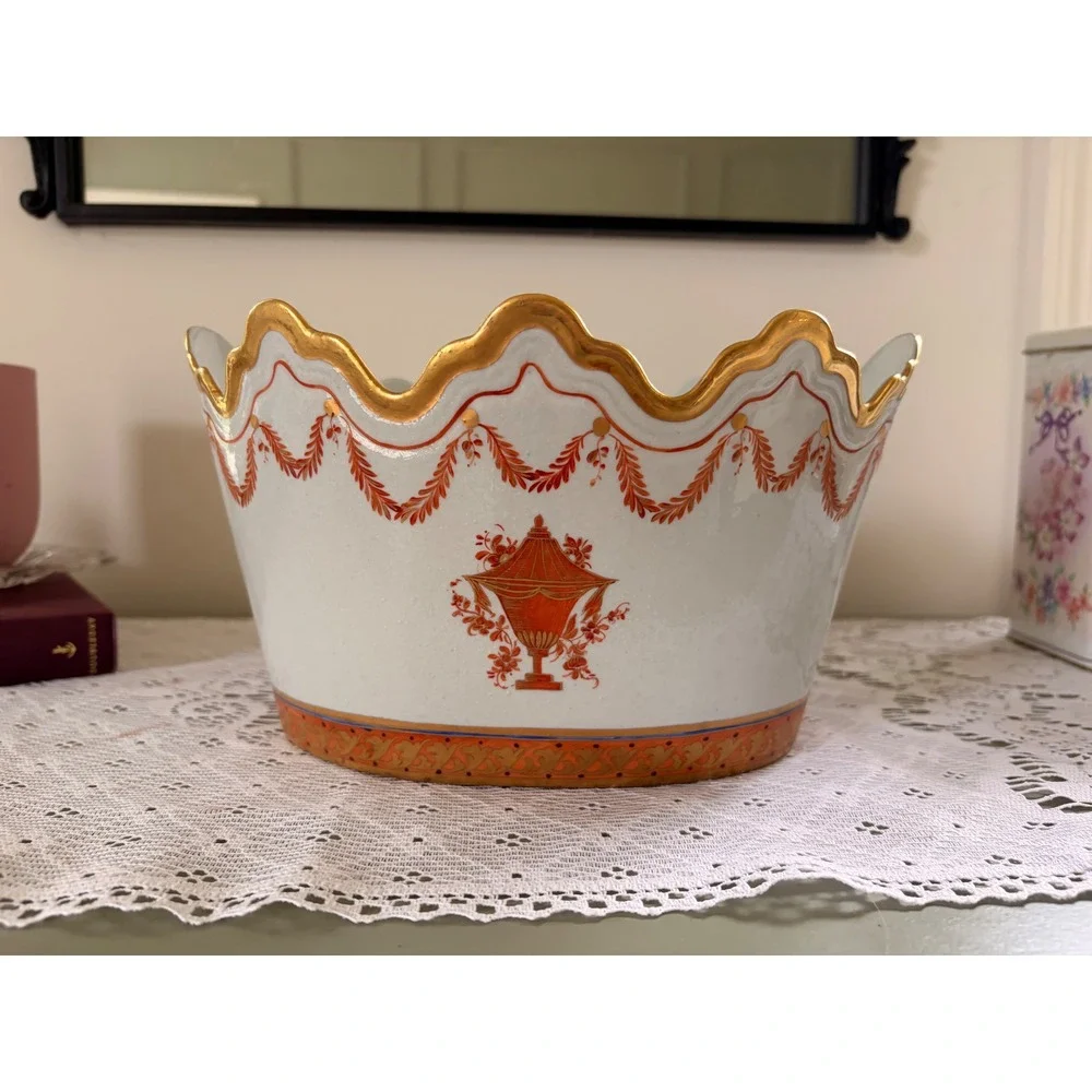 Mottahedeh Lowestoft Reproduction Scalloped Porcelain Cachepot Planter Orange